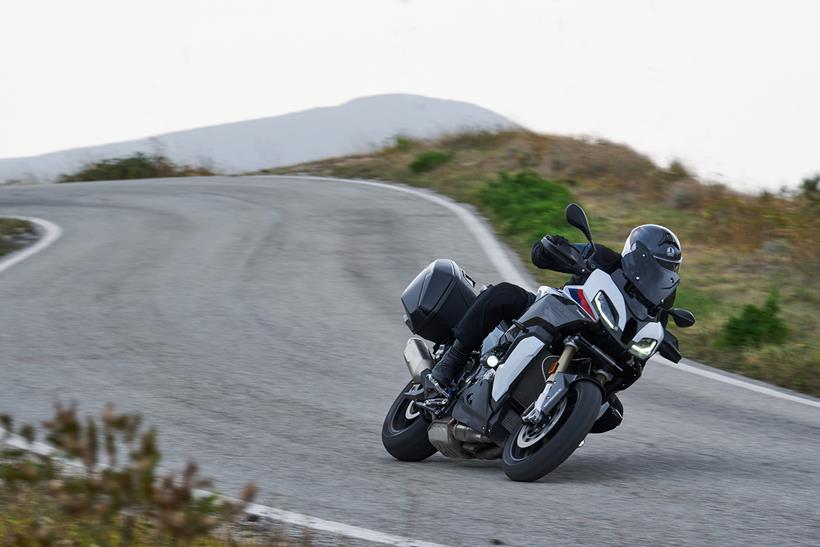 Cornering on the BMW S1000XR