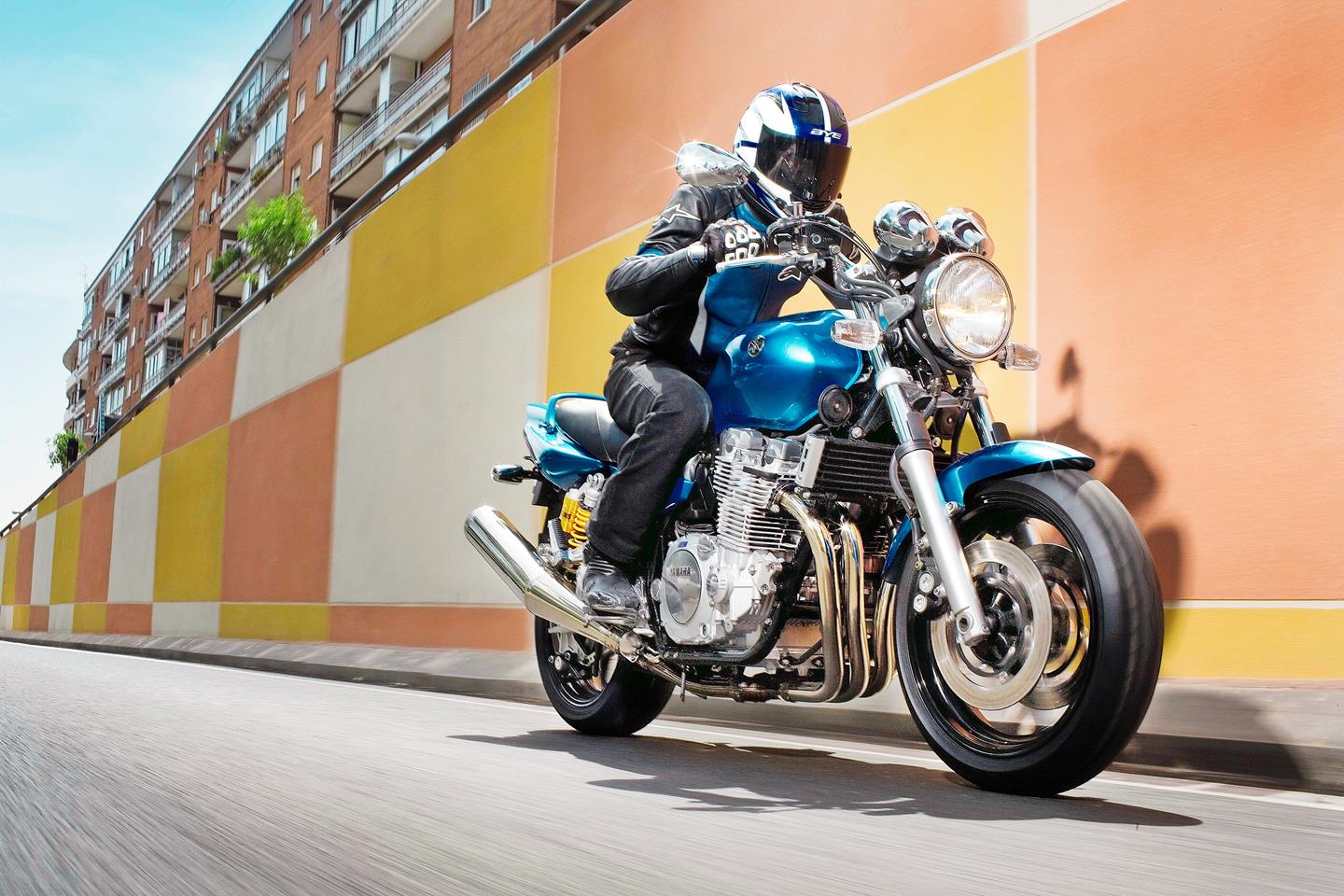 Expert guide to old-school four-cylinder motorbikes