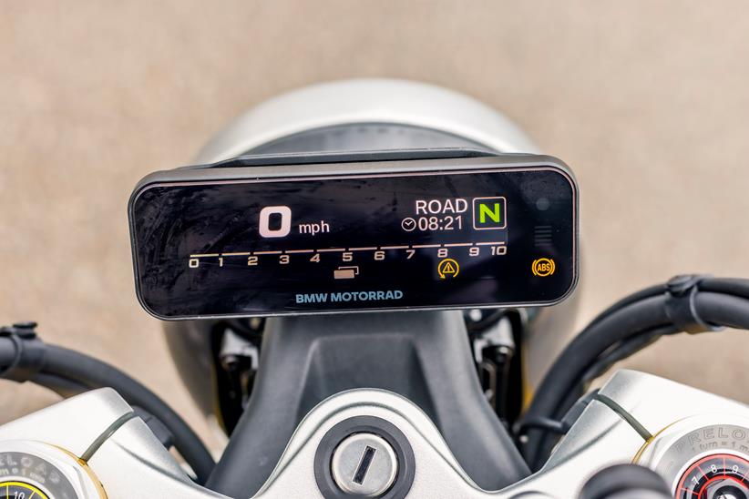 BMW R12 nineT close up of the digital dash, a slimline TFT colour screen