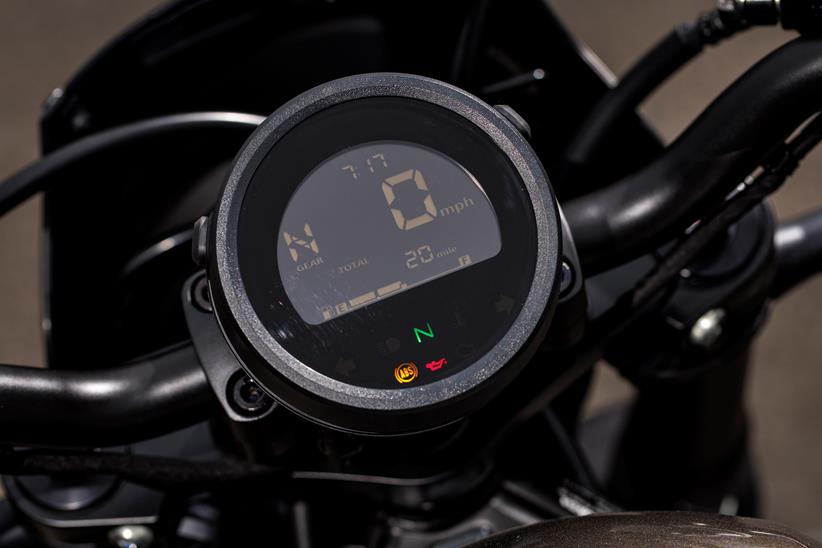 Honda CMX500 Rebel detailed shot of dash and central clock