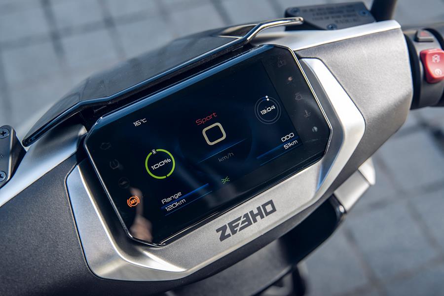 Zeeho AE8S+ TFT dash