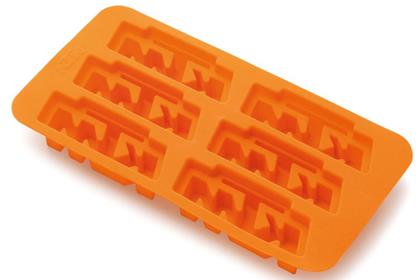 Each tray consists of six separate KTM logo ice sections