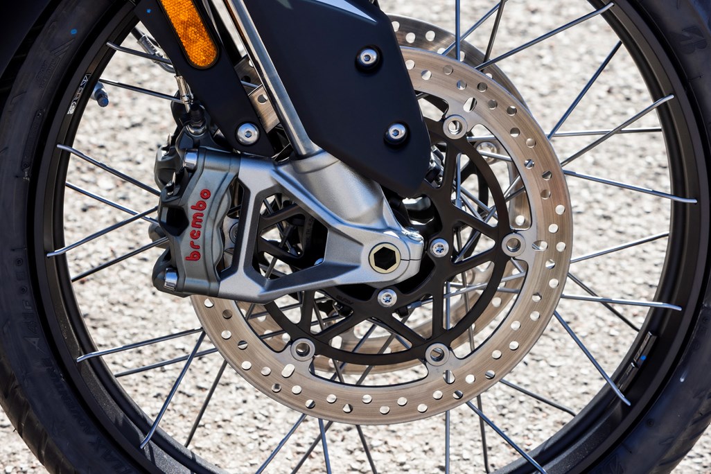 BMW F900GS Adventure vs Triumph Tiger 900 Rally Pro