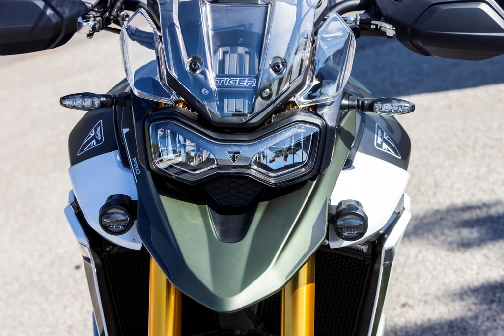 BMW F900GS Adventure vs Triumph Tiger 900 Rally Pro