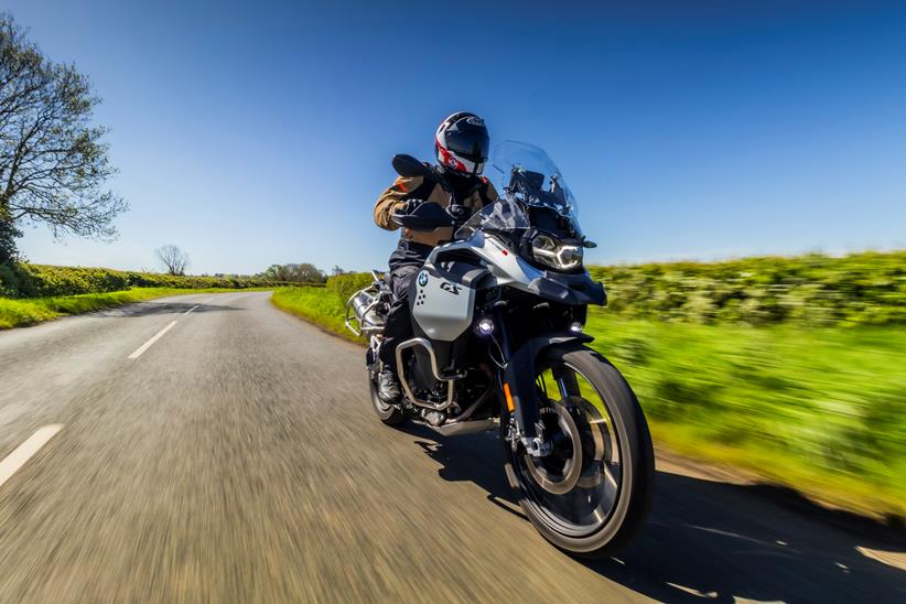 2024 BMW F900GSA vs 2024 Triumph Tiger 900 Rally Pro - comparison test winner