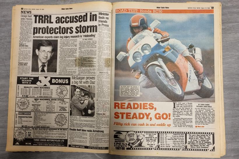 Chris Dabbs Honda RC30 review (1988)