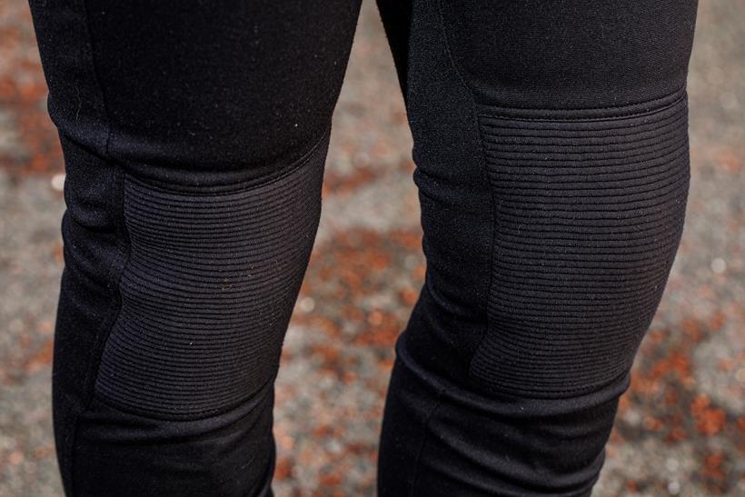 Alpinestars Banshee Motorcycle Leggings knee detail