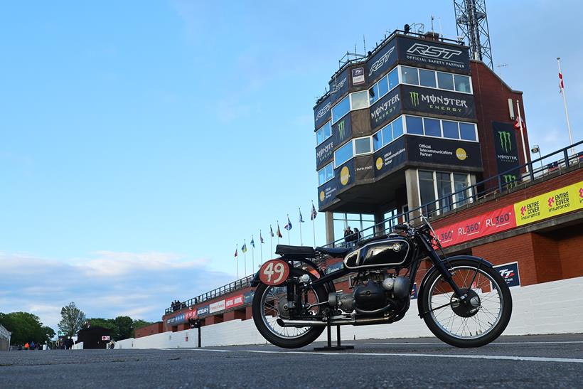 The 1939 Georg Meier 255 in the Isle of Man TT pitlane