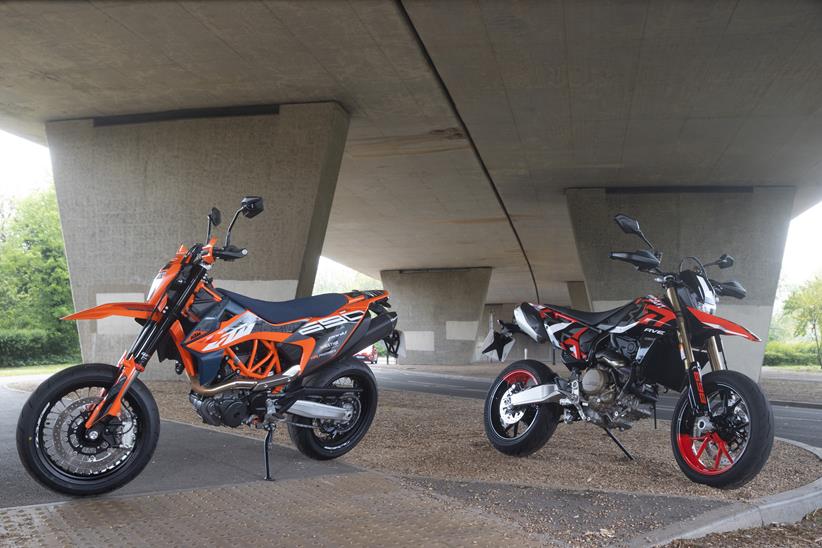 A static shot of the 2024 Ducati Hypermotard 698 Mono RVE and the 2024 KTM 690 SMC R