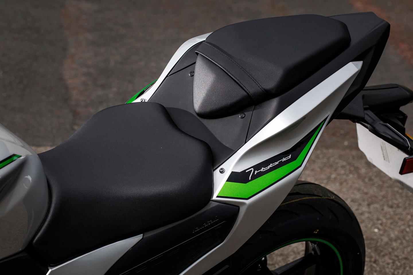 Ree 2024 Kawasaki Z7 Hybrid review | Future of bike transport?
