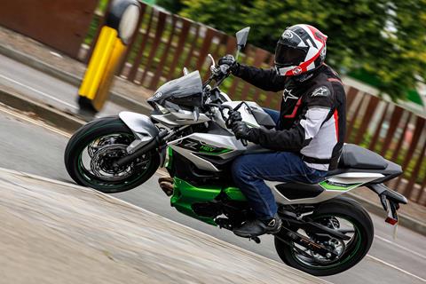 KAWASAKI Z7 HYBRID (2024 on) Review