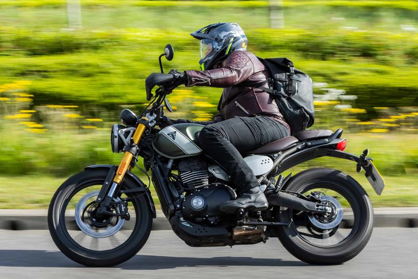 Triumph Scrambler 400 X roundabout