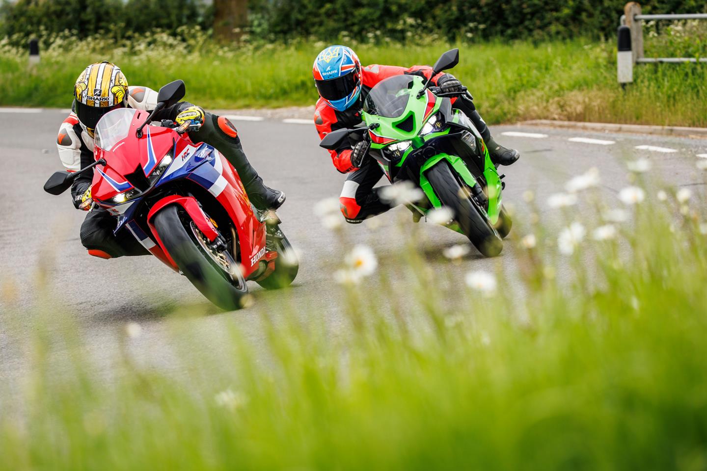 マッチ The MCN test | best supersport motorbikes of 2025