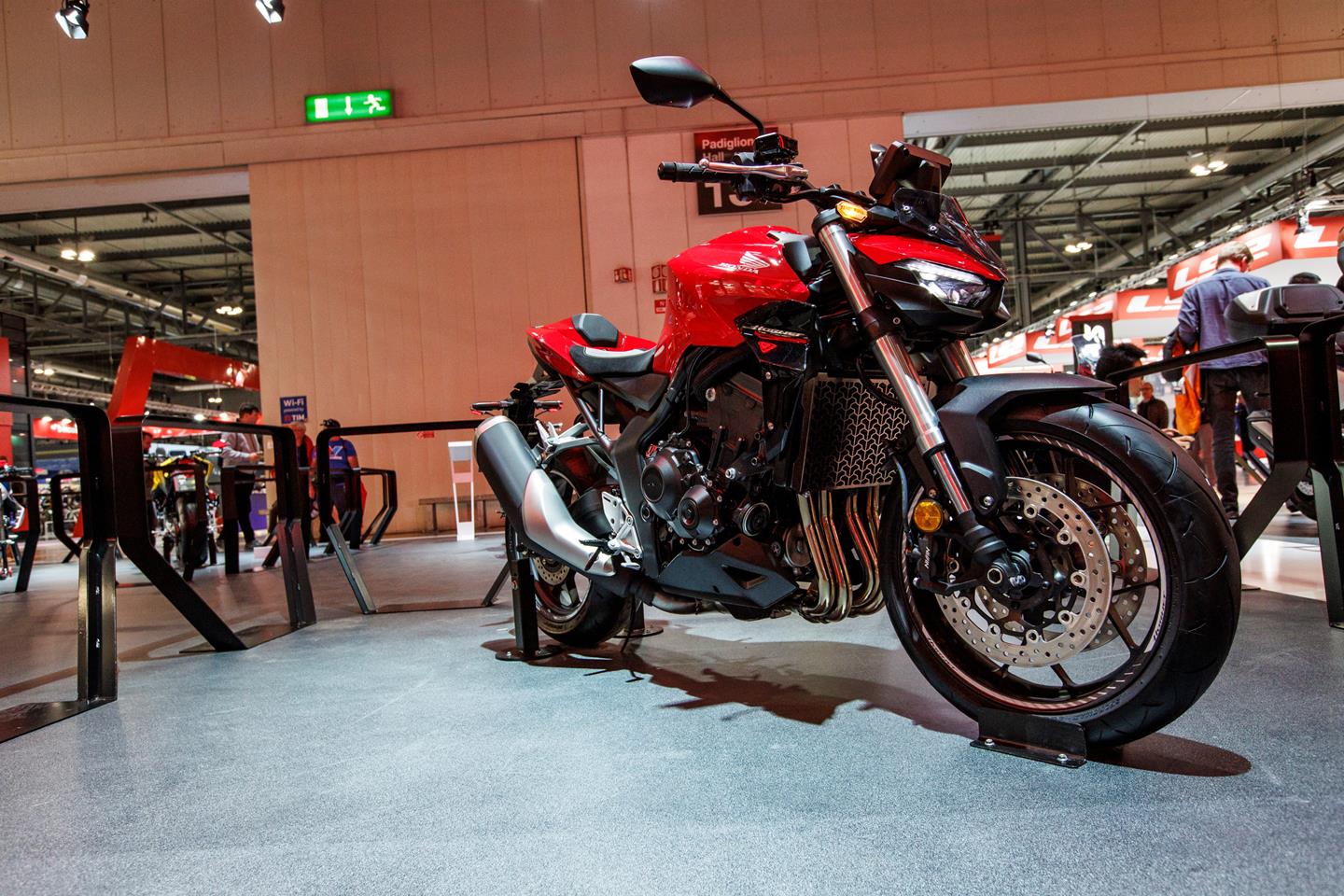 Intakes boost performance and noise on Honda CB1000 Hornet