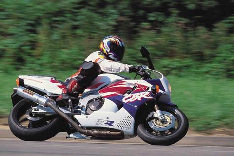 How to change 1992 Fireblade’s wheel for a 17-inch