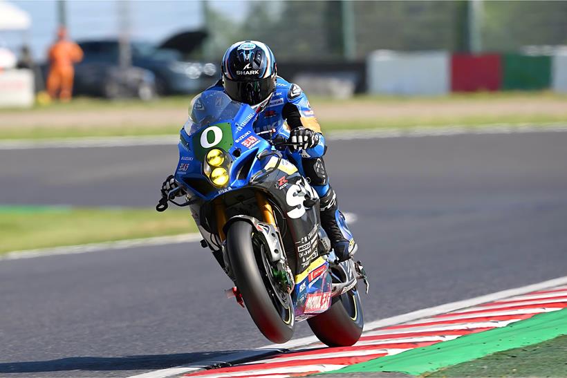 Rider wheelieing during the Suzuka Eight Hours