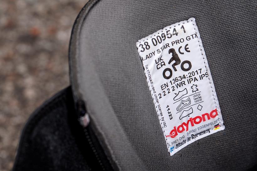 Daytona Lady Star Pro boots safety label