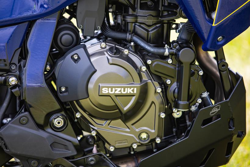 Suzuki parallel twin engine