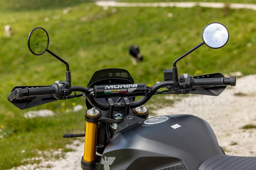 Moto Morini Seiemmezzo SCR handlebars