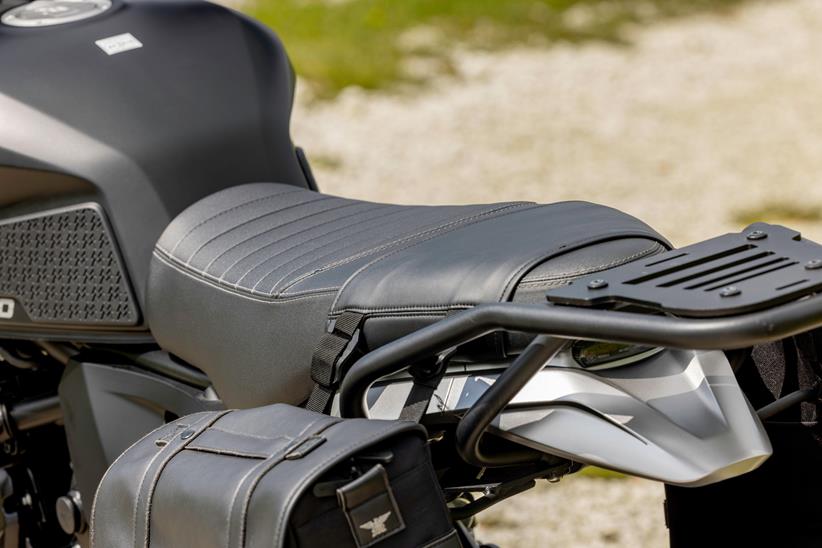 Moto Morini Seiemmezzo SCR seat