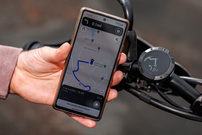 Beeline Moto II sat nav with phone app