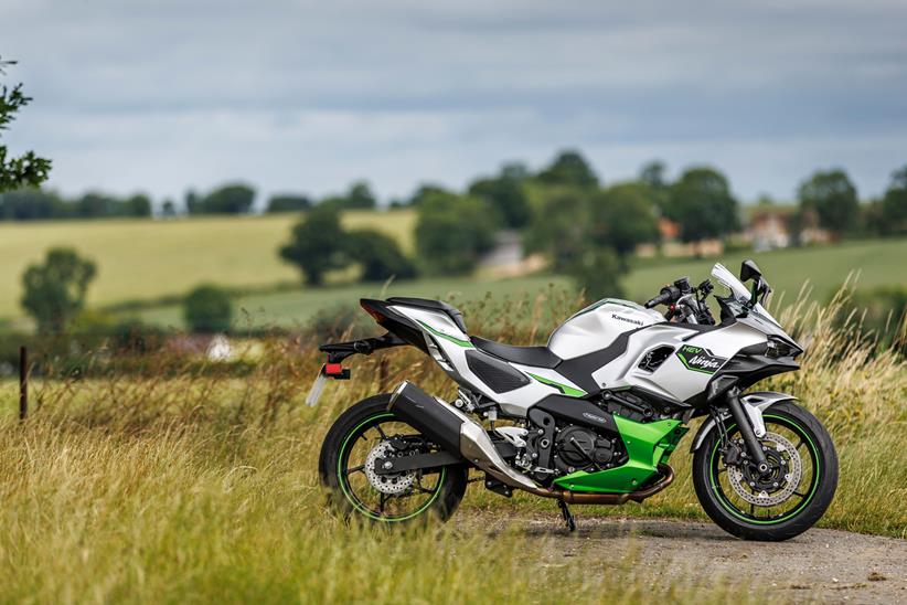 Kawasaki Ninja 7 Hybrid side profile