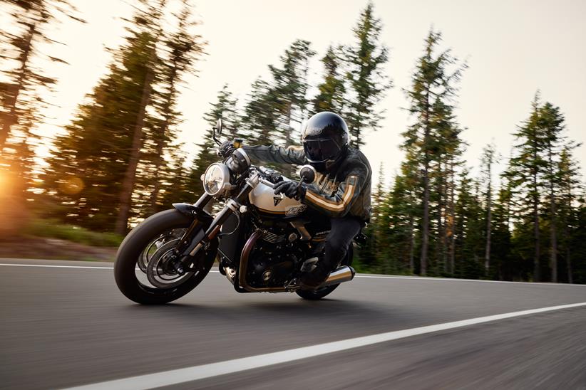 Riding the Triumph Speed Twin 1200