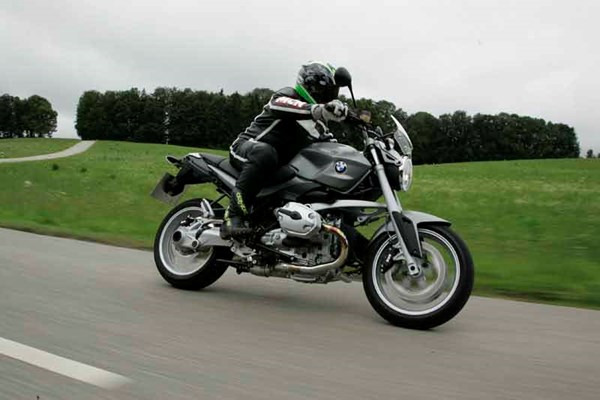 BMW R1200R (2006-2014) Review | Owner & Expert Ratings