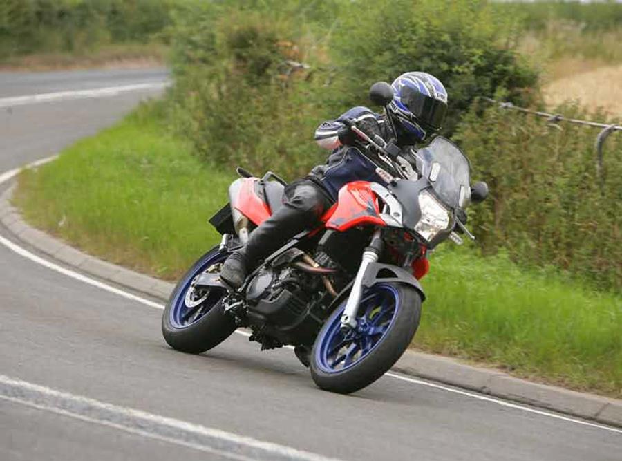 Aprilia Pegaso motorcycle review - Riding