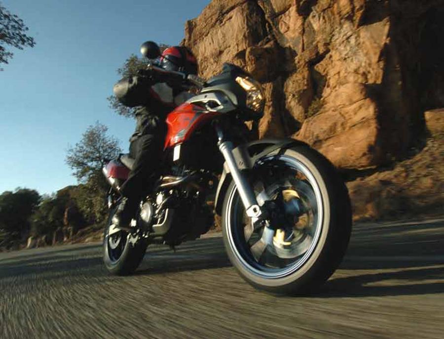 Aprilia Pegaso motorcycle review - Riding