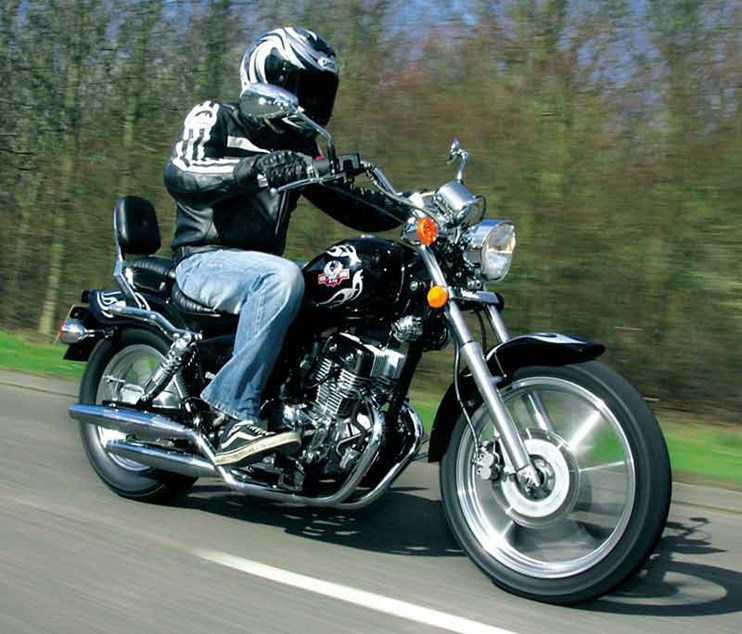 AJS REGAL-RAPTOR DD250E (2003-on) Motorcycle Review
