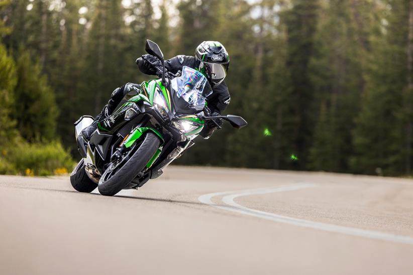 Kawasaki Ninja 1100SX Riding through a corner