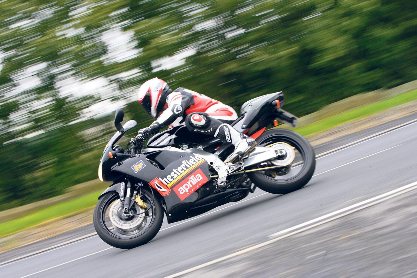 アプリリア250 APRILIA RS250 (1994-2004) Review | Speed, Specs & Prices