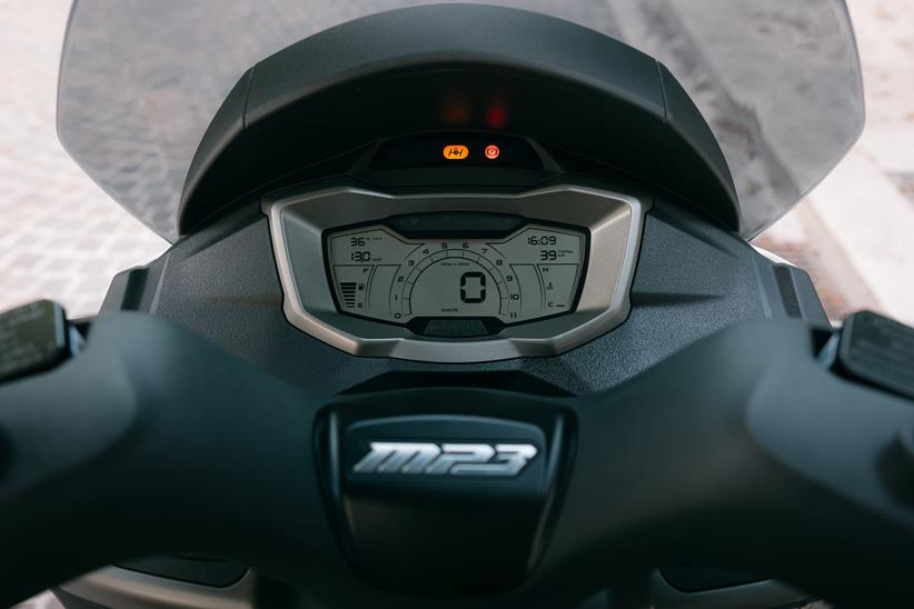 Piaggio MP3 310 LCD dash