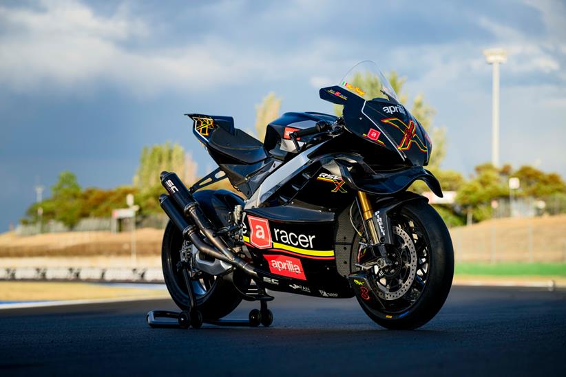 Aprilia RSV4 X ex3ma front three quarters