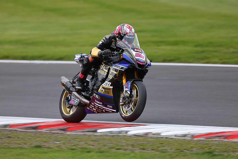 Bradley Ray in BSB action onboard the 2022 OMG Racing Yamaha R1