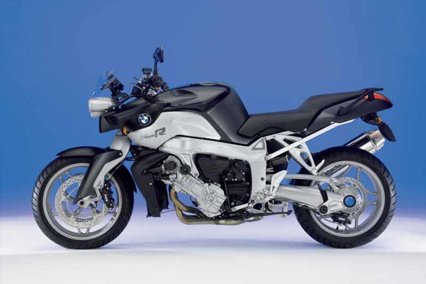 BMW K1200R (2005-2008) Review | Speed, Specs & Prices