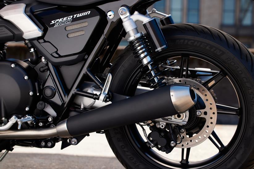 2025 Triumph Speed Twin 900 exhaust