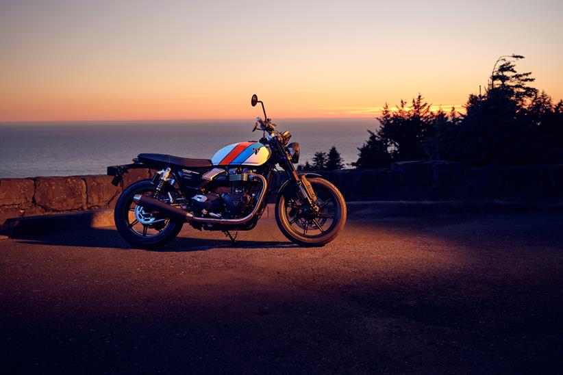 2025 Triumph Speed Twin 900 parked at dusk