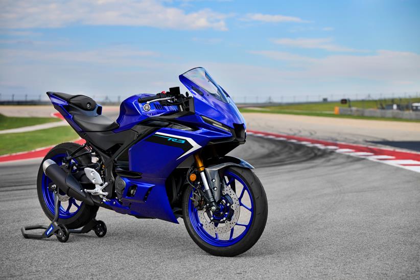 Yamaha R3 front three quarters