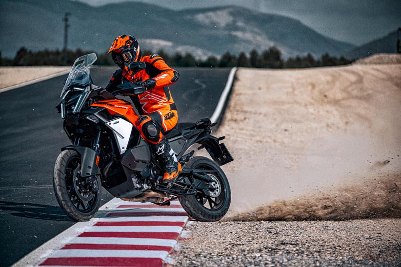 KTM 1390 Super Adventure S Evo sliding the rear wheel