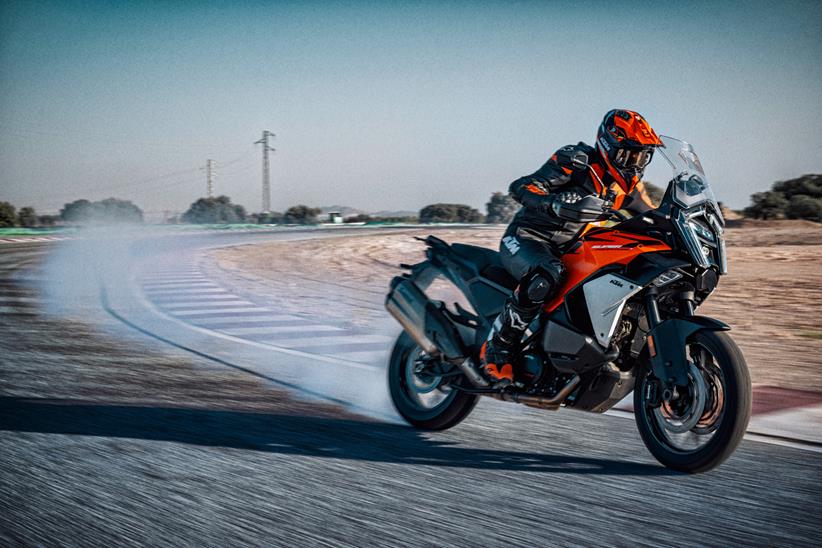 KTM 1390 Super Adventure S Evo rolling burnout