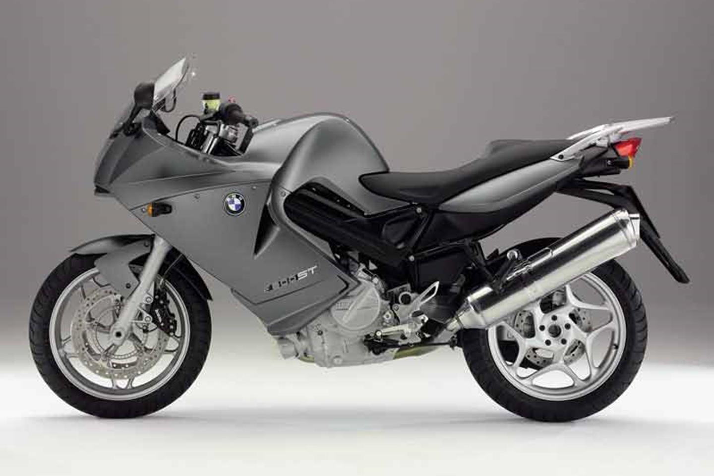 BMW F800S (2006-2010) Review | Speed, Specs & Prices