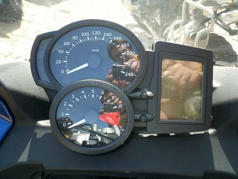 BMW F800S motorcycle review - Instruments