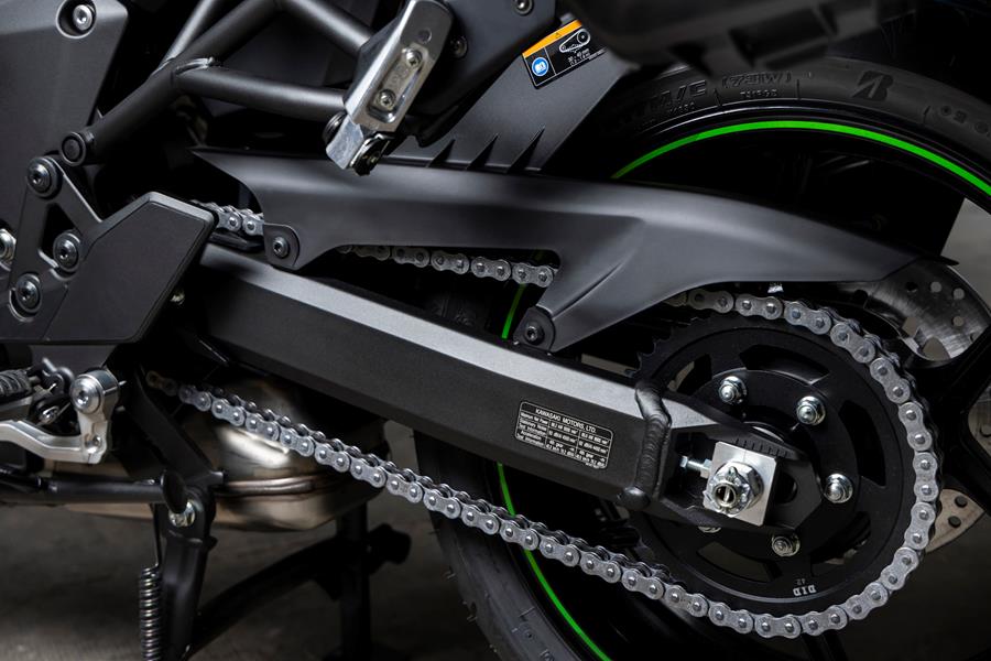 2025-on Kawasaki Versys 1100 SE chain drive close up