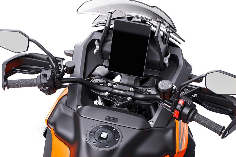 KTM 1390 Super Adventure S TFT display