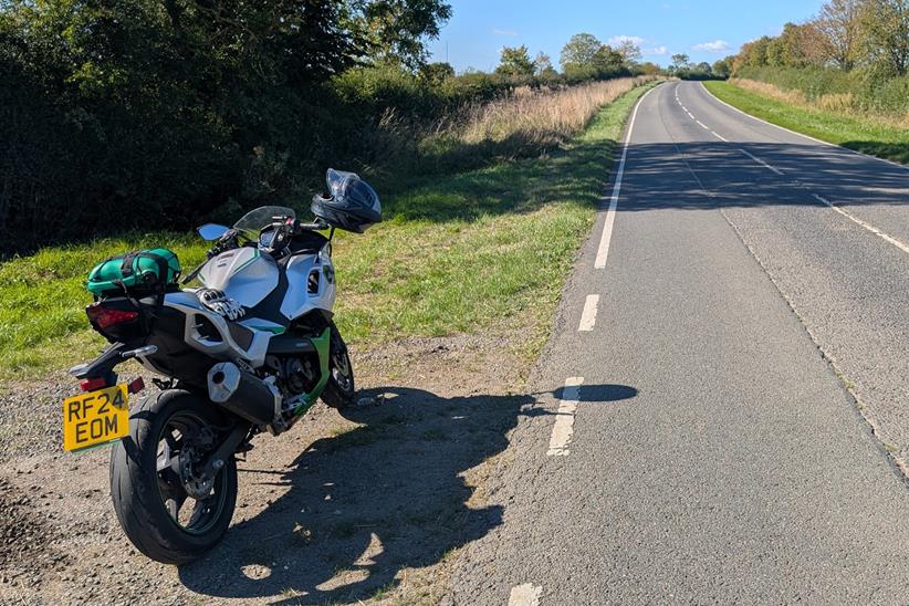 Kawasaki Ninja 7 Hybrid range test on the road