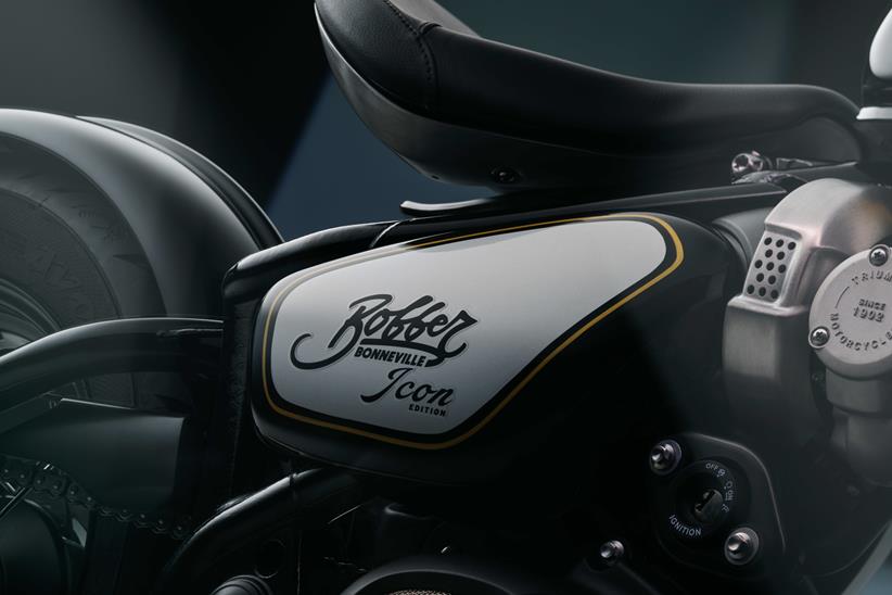 Triumph Bobber Icons edition logo beneath the seat