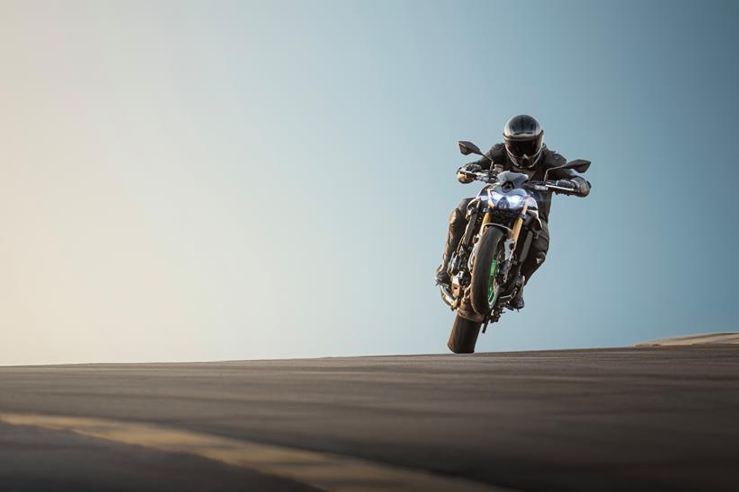 Pulling a wheelie on the 2025 Kawasaki Z900SE