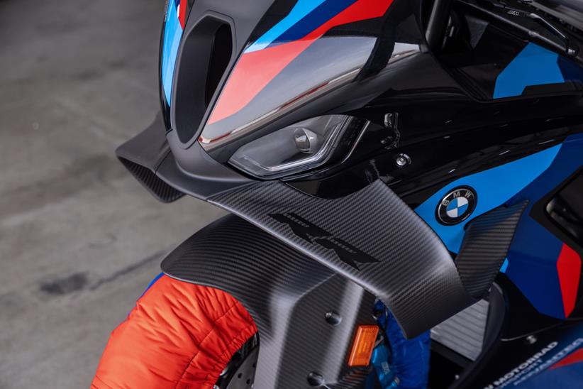 BMW M1000RR wings